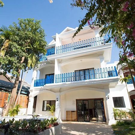 Pineapple Hostel Siem Reap Exterior photo