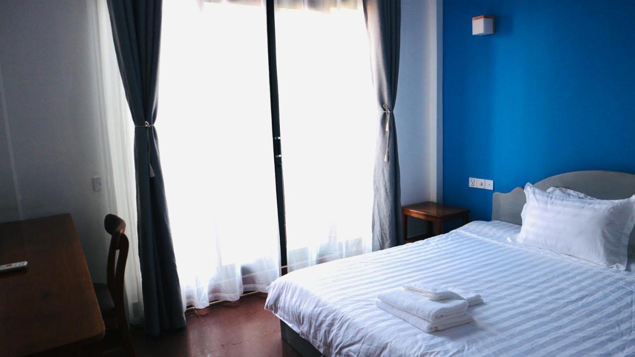 Pineapple Hostel Siem Reap Exterior photo