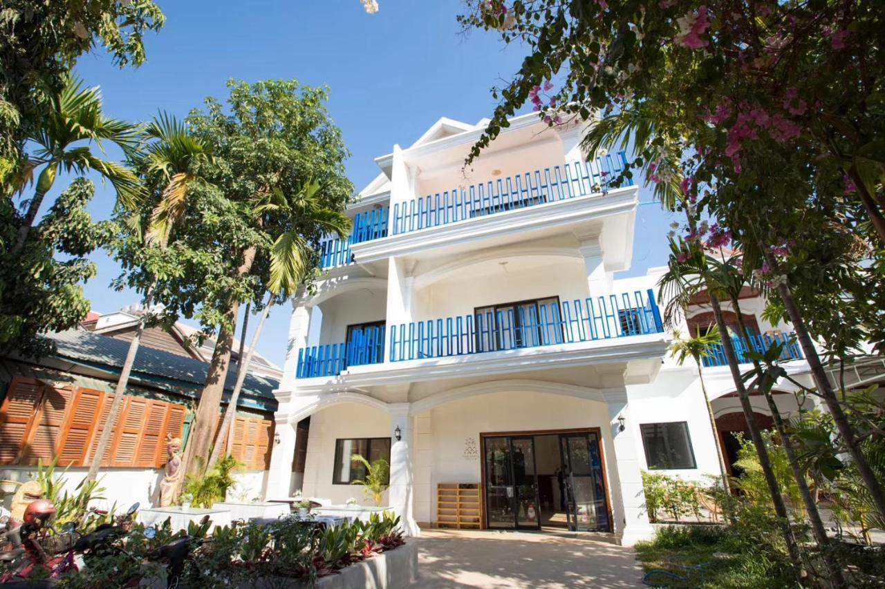 Pineapple Hostel Siem Reap Exterior photo